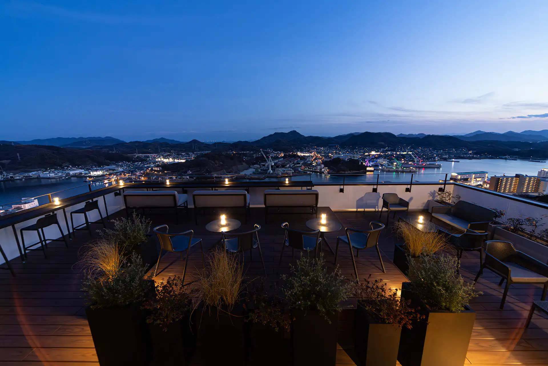 ルーフトップバー